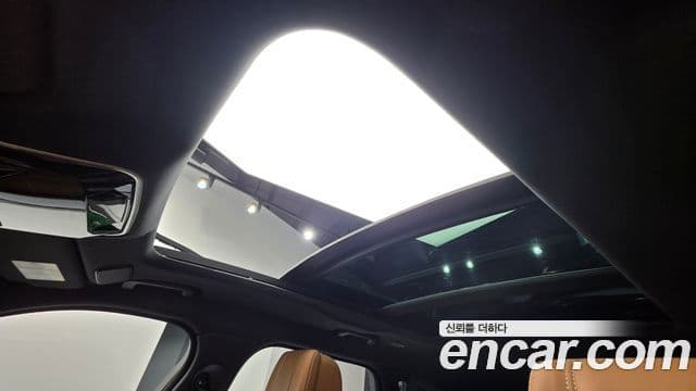 Land Rover Range Rover Velar 2021 — Şəkil 26/36