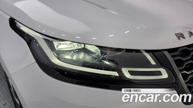 Land Rover Range Rover Velar 2021 — Şəkil 11/36