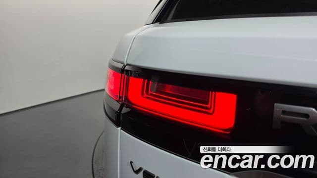 Land Rover Range Rover Velar 2021 — Şəkil 27/36