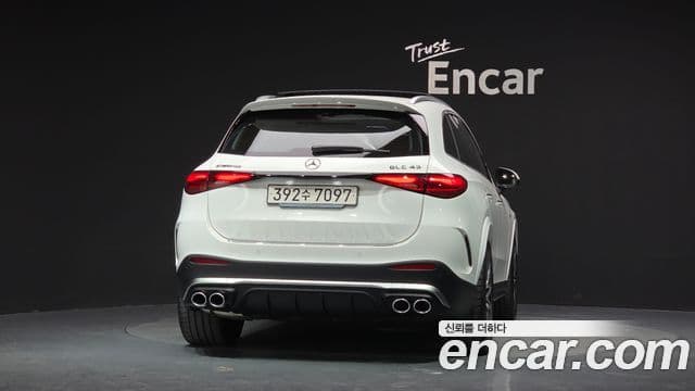 Mercedes-Benz GLC-Class 2025 — Photo 8/20