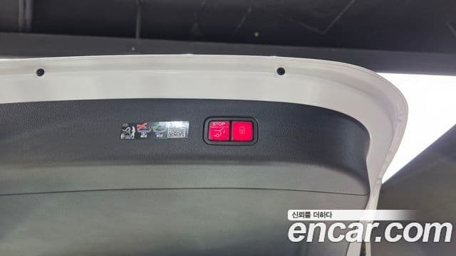 Mercedes-Benz GLC-Class 2025 — Photo 2/20