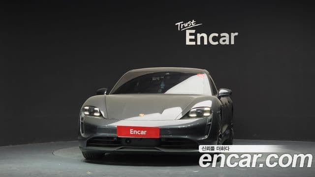 Porsche Taycan 2022 — Photo 14/38