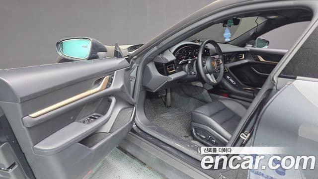 Porsche Taycan 2022 — Photo 22/38