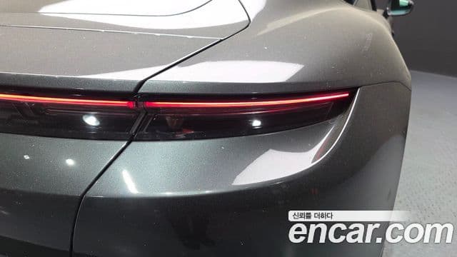 Porsche Taycan 2022 — Photo 32/38