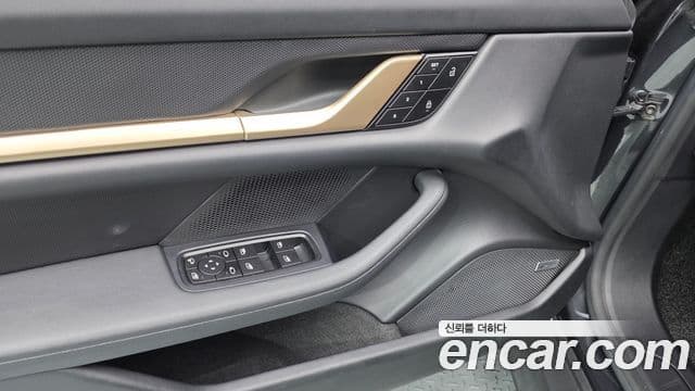 Porsche Taycan 2022 — Photo 4/38