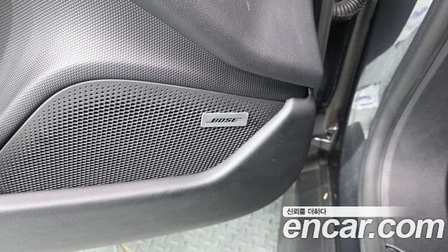 Porsche Taycan 2022 — Photo 7/38