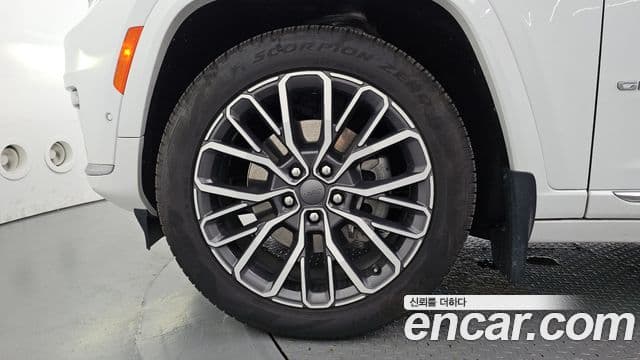 Jeep Grand Cherokee 2021 — Photo 35/35