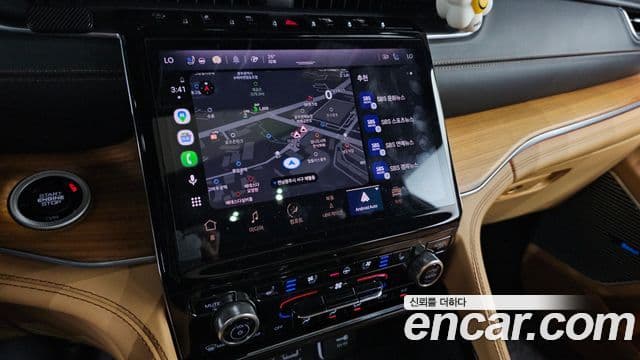 Jeep Grand Cherokee 2021 — Photo 25/35