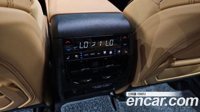 Jeep Grand Cherokee 2021 — Photo 21/35