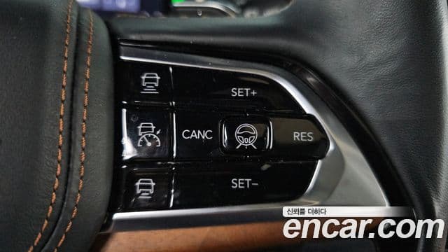 Jeep Grand Cherokee 2021 — Photo 28/35