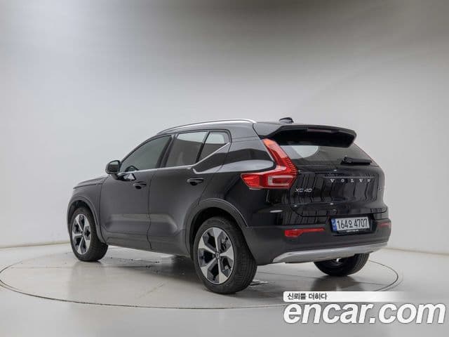 Volvo XC40 2023 — ფოტო 17/19
