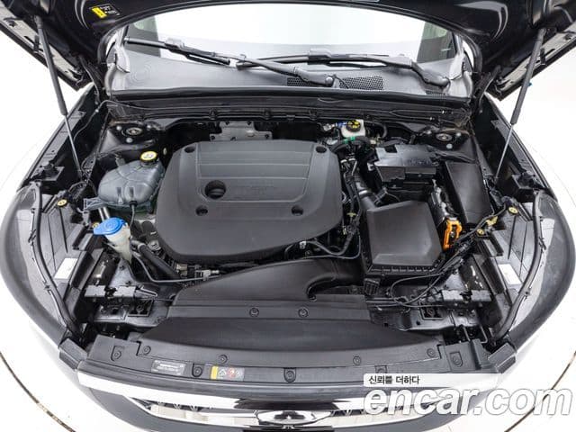Volvo XC40 2023 — ფოტო 5/19