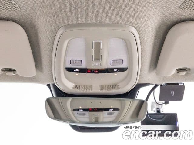 Volvo XC40 2023 — ფოტო 16/19