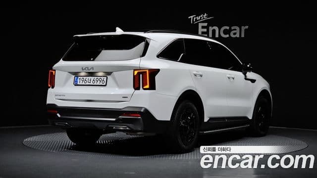 Kia Sorento 2023 — Фото 2/20