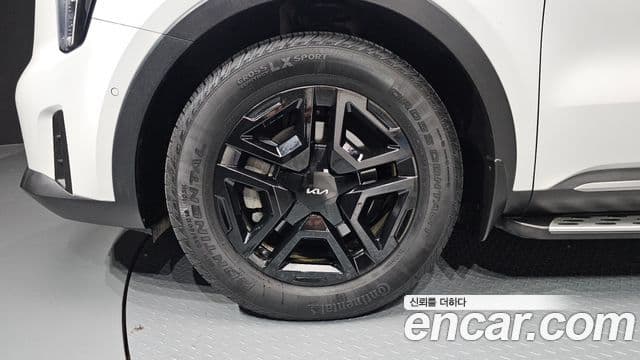 Kia Sorento 2023 — Фото 5/20