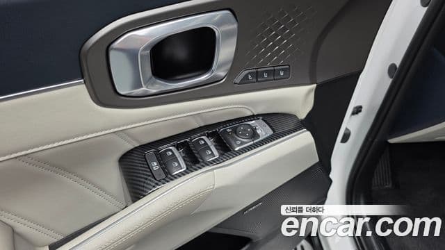 Kia Sorento 2023 — ფოტო 23/36