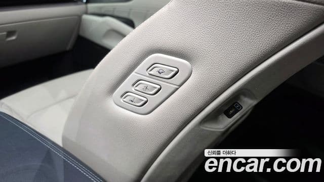 Kia Sorento 2023 — ფოტო 34/36