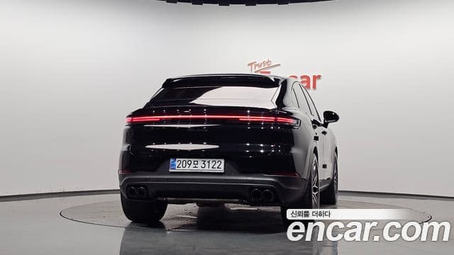 Porsche Cayenne 2024 — Photo 29/36