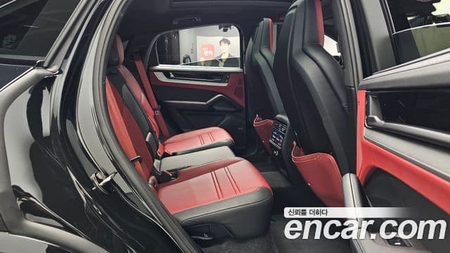 Porsche Cayenne 2024 — Photo 23/36