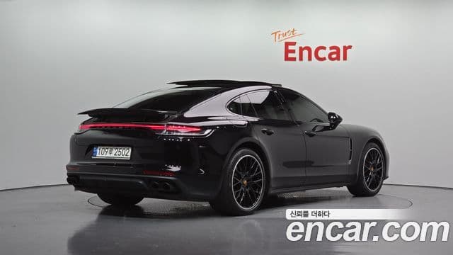 Porsche Panamera 2023 — Photo 18/20