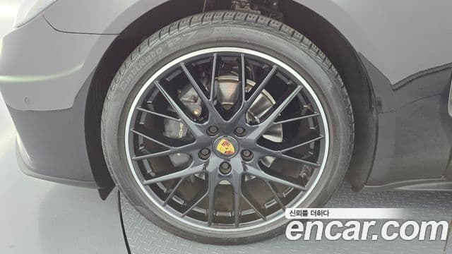 Porsche Panamera 2023 — Photo 9/20