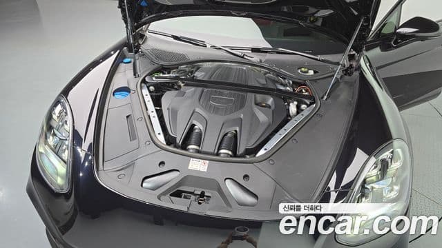 Porsche Panamera 2023 — Photo 19/20