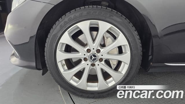 Mercedes-Benz E-Class 2018 — Şəkil 16/20