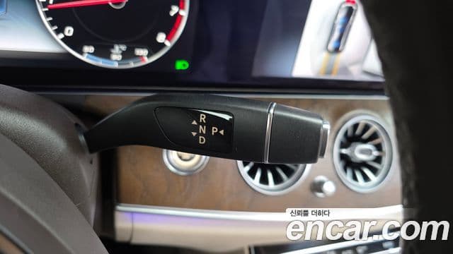Mercedes-Benz E-Class 2018 — Şəkil 9/20