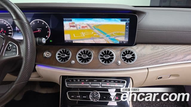 Mercedes-Benz E-Class 2018 — Şəkil 15/20