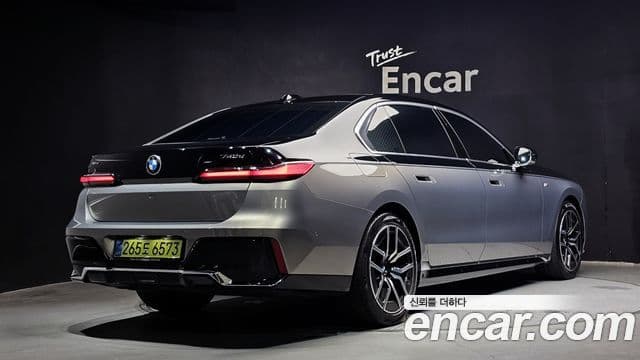 BMW 7 Series 2025 — Photo 22/31
