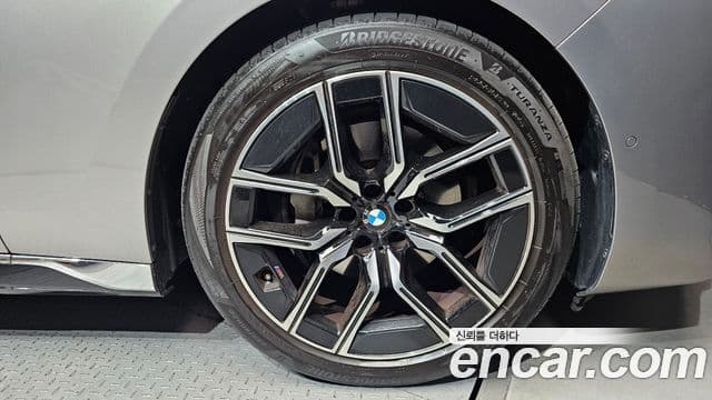BMW 7 Series 2025 — Photo 1/31