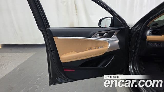 Genesis G70 2023 — ფოტო 16/34