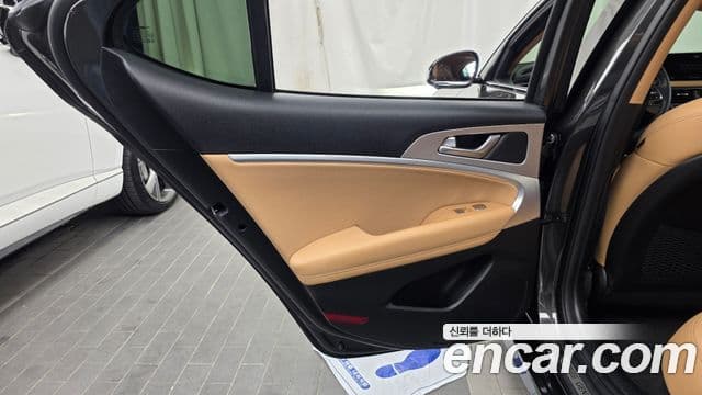 Genesis G70 2023 — ფოტო 25/34