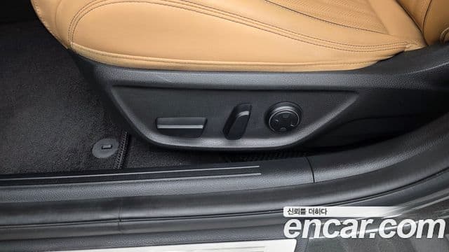 Genesis G70 2023 — ფოტო 29/34
