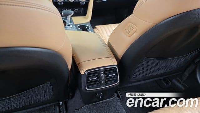 Genesis G70 2023 — ფოტო 19/34