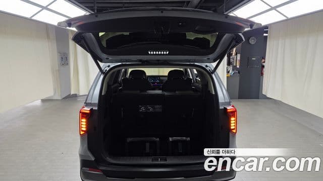 Kia Carnival 2025 — Фото 18/20