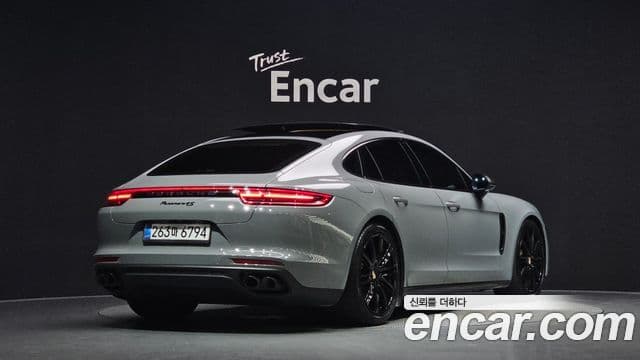 Porsche Panamera 2018 — Photo 7/42