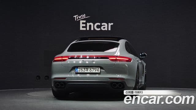 Porsche Panamera 2018 — Photo 42/42