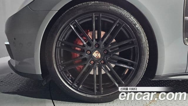 Porsche Panamera 2018 — Photo 20/42