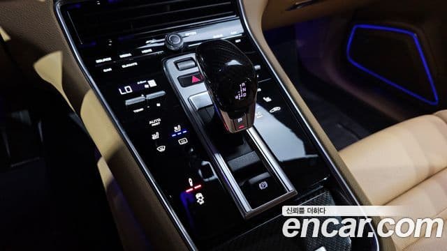 Porsche Panamera 2018 — Photo 8/42