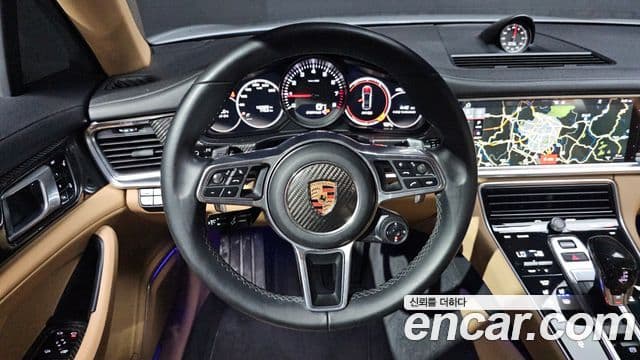 Porsche Panamera 2018 — Photo 17/42