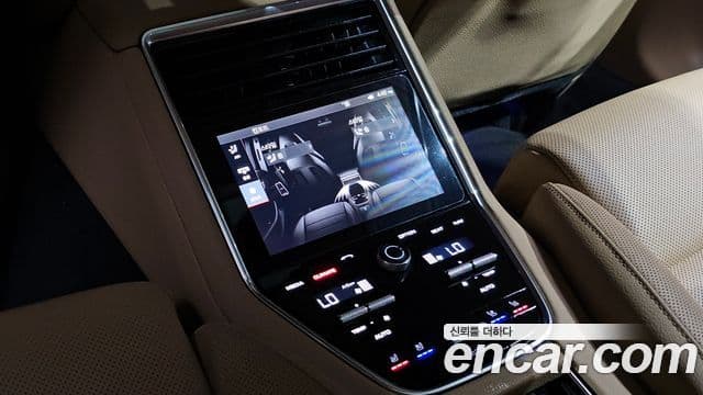 Porsche Panamera 2018 — Photo 13/42