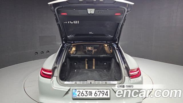 Porsche Panamera 2018 — Photo 16/42