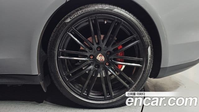Porsche Panamera 2018 — Photo 34/42