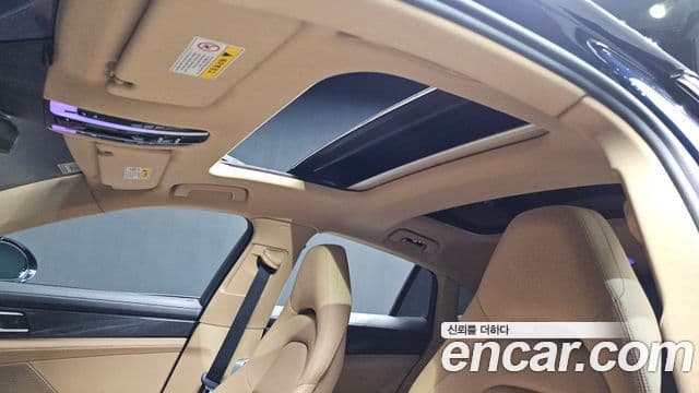 Porsche Panamera 2018 — Photo 14/42