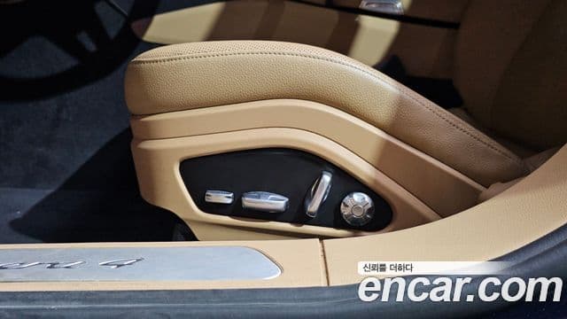 Porsche Panamera 2018 — Photo 39/42