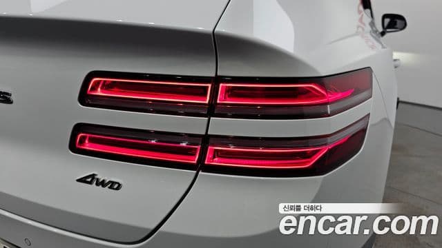 Genesis GV80 2022 — ფოტო 16/35