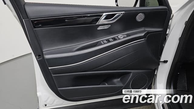 Genesis GV80 2022 — ფოტო 18/35