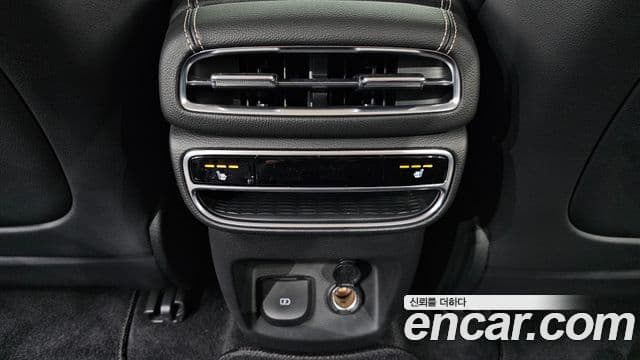 Genesis GV80 2022 — ფოტო 27/35