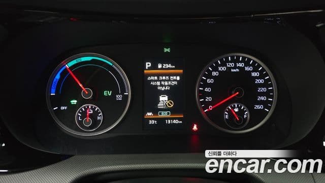 Kia K5 2022 — ფოტო 17/30
